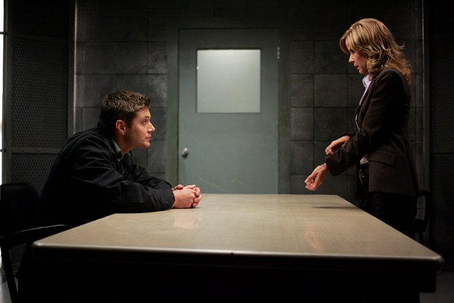Supernatural - Season 2 - The Usual Suspects - Photos - Jensen Ackles, Linda Blair