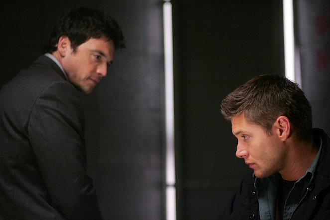 Supernatural - Season 2 - Die üblichen Verdächtigen - Filmfotos - Jason Gedrick, Jensen Ackles