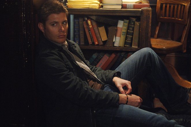 Supernatural - Season 2 - Born Under a Bad Sign - Van film - Jensen Ackles