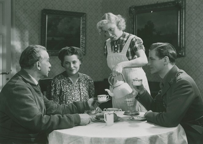 Landstormens lilla argbigga - Filmfotók - Axel Högel, Stina Ståhle, Marianne Löfgren, George Fant