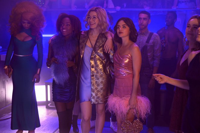 Katy Keene - Chapter One: Once Upon a Time in New York - Filmfotók - Ashleigh Murray, Julia Chan, Lucy Hale