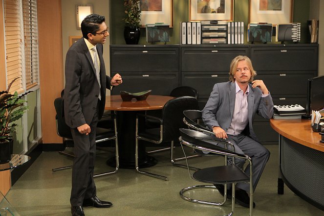 Rules of Engagement - Season 6 - The Chair - Photos