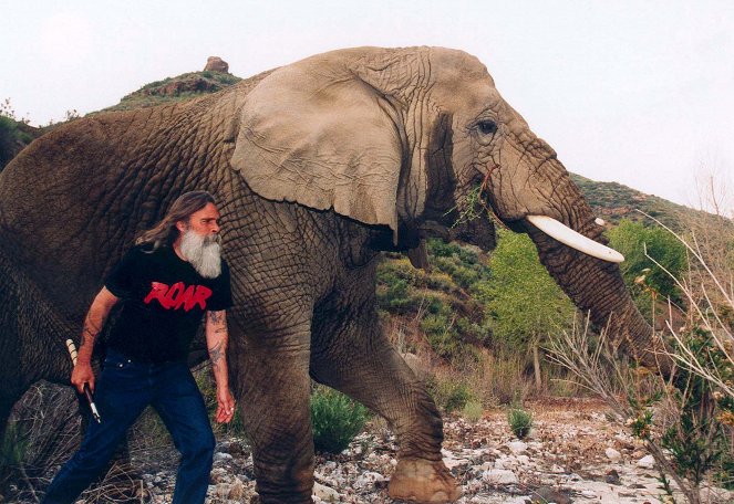 Der Elefantenmann - Die faszinierende Geschichte zweier Dickhäuter - Kuvat elokuvasta