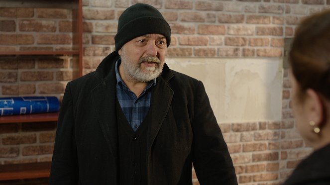 What Happens to My Family - Episode 13 - Photos - Settar Tanrıöğen