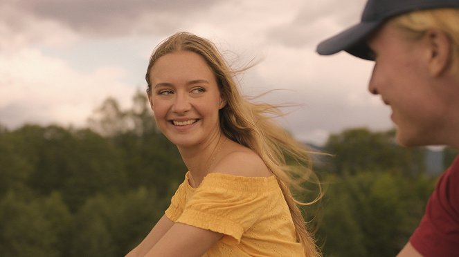Rådebank - Season 1 - Ute og sykler - Filmfotók - Mathilde Hummervoll Storm