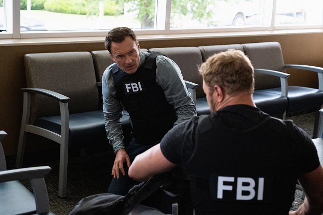 FBI: Most Wanted - Dopesick - De la película - Julian McMahon