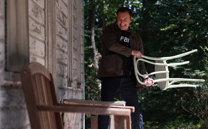 FBI: Most Wanted - Ironbound - De la película - Julian McMahon