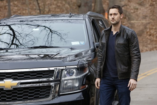 The Blacklist: Redemption - Hostages - Photos - Ryan Eggold