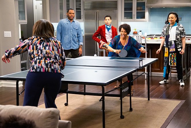 Black-ish - Season 2 - Johnson & Johnson - Z filmu - Anthony Anderson, Marcus Scribner