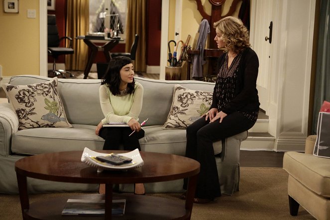 Last Man Standing - Where There's Smoke, There's Ire - Photos - Molly Ephraim, Nancy Travis