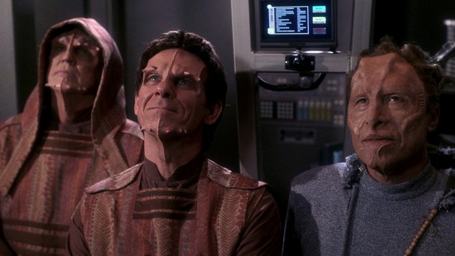 Star Trek: Enterprise - Season 1 - Cold Front - Photos - Leonard Kelly-Young