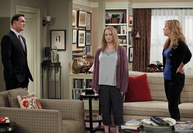 Rules of Engagement - Liz Moves In - Photos