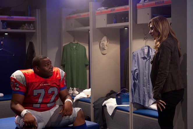 Necessary Roughness - Habit Forming - Z filmu - James Earl, Callie Thorne