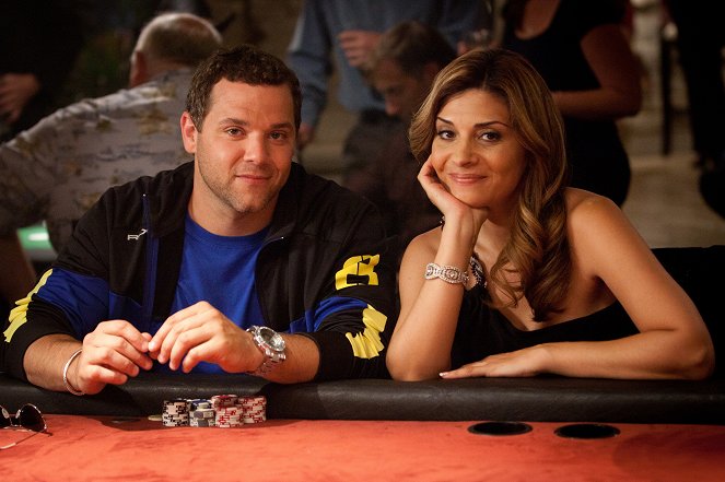 Dr. Dani Santino - Spiel des Lebens - Season 1 - Poker Face - Werbefoto - Joshua Bitton, Callie Thorne