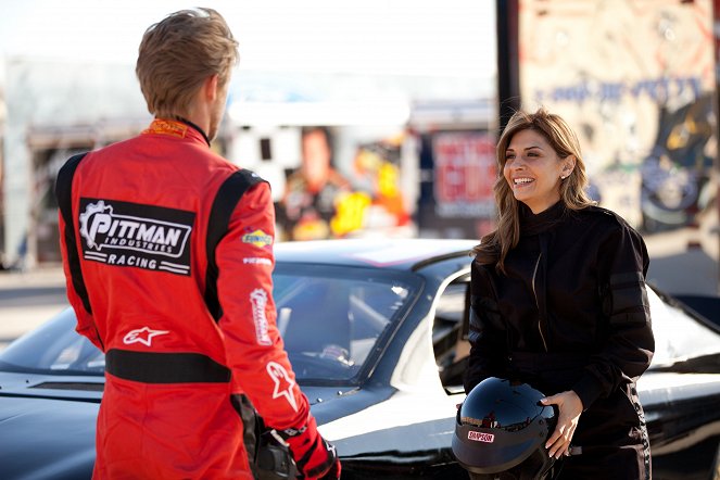 Necessary Roughness - Season 1 - Spinning Out - Photos - Callie Thorne