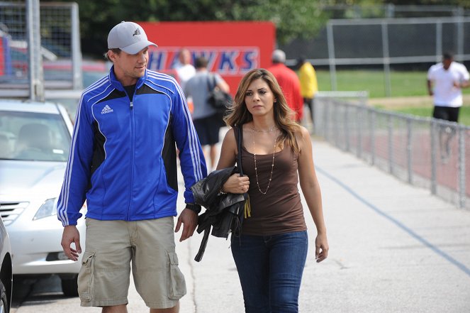 Necessary Roughness - Season 1 - Losing Your Swing - Photos - Marc Blucas, Callie Thorne