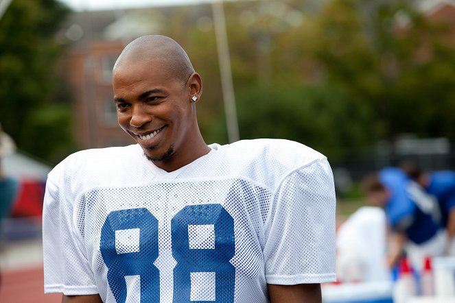 Necessary Roughness - A Wing and a Player - Van film - Mehcad Brooks