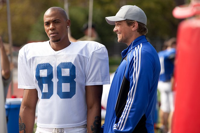 Necessary Roughness - Season 1 - A Wing and a Player - Photos - Mehcad Brooks, Marc Blucas