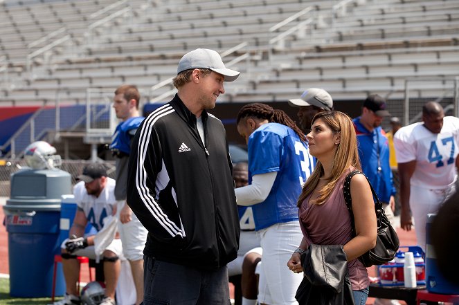 Necessary Roughness - Season 1 - A Wing and a Player - Photos - Marc Blucas, Callie Thorne