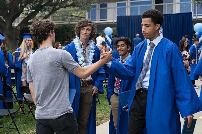 The F**k-It List - Filmfotos - Tristan Lake Leabu, Karan Brar, Marcus Scribner