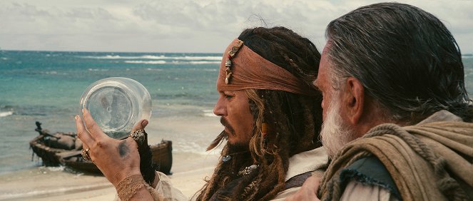 A Karib-tenger kalózai: Ismeretlen vizeken - Filmfotók - Johnny Depp