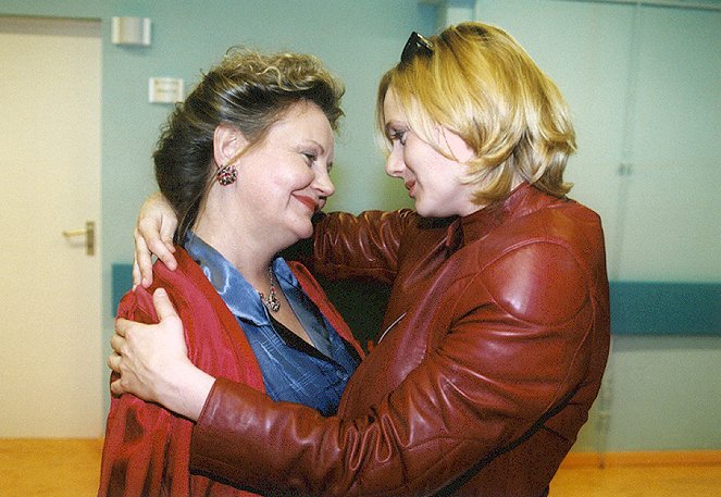 In aller Freundschaft - Versöhnung - Photos - Swetlana Schönfeld, Laura Schuhrk