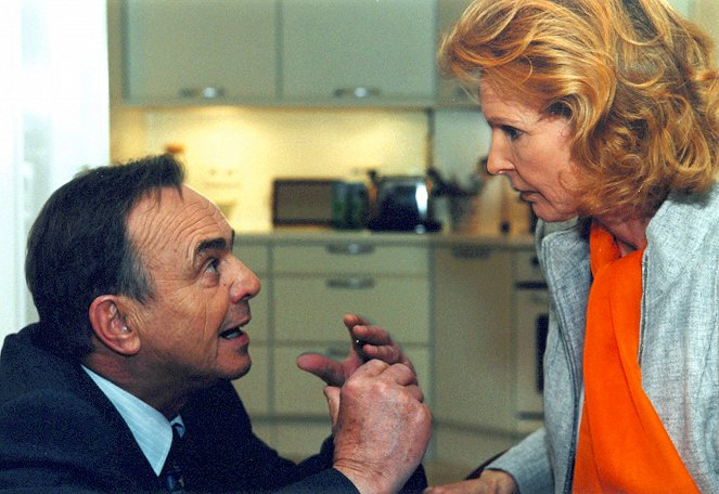 In aller Freundschaft - Licht und Schatten - Do filme - Dieter Bellmann, Jutta Kammann