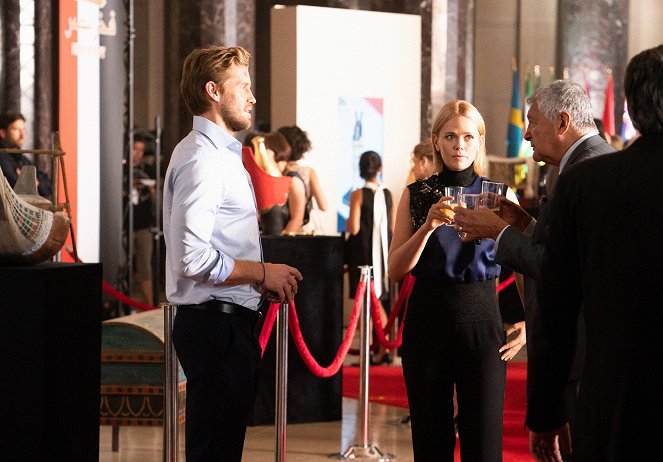 Blood & Treasure - Season 1 - The Brotherhood of Serapis - Photos - Matt Barr, Katia Winter