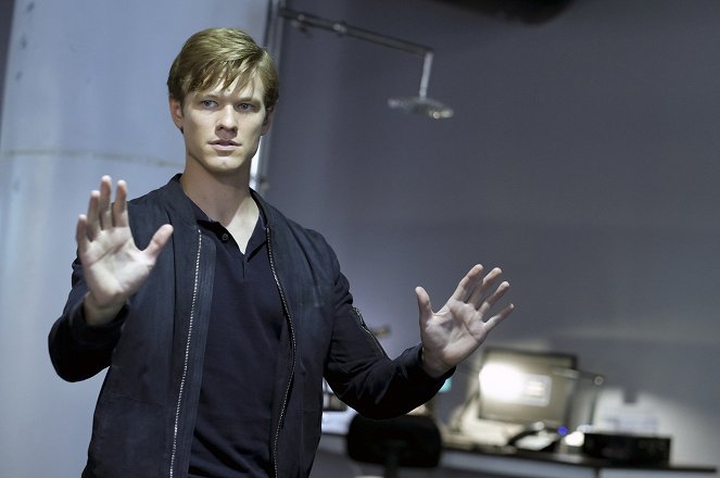 MacGyver - Red Cell + Quantum + Cold + Committed - Van film - Lucas Till