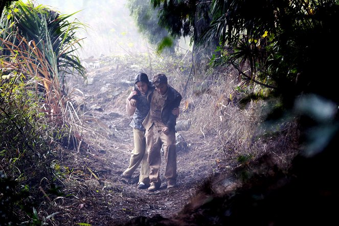 The Hidden Soldier - Photos - Crystal Liu, Emile Hirsch