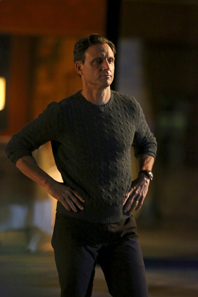 Scandal - Season 3 - Vermont Is for Lovers, Too - Photos - Tony Goldwyn