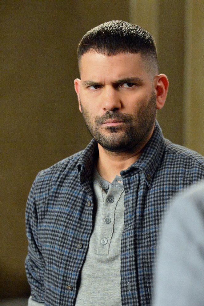 Scandal - It's Handled - Photos - Guillermo Díaz