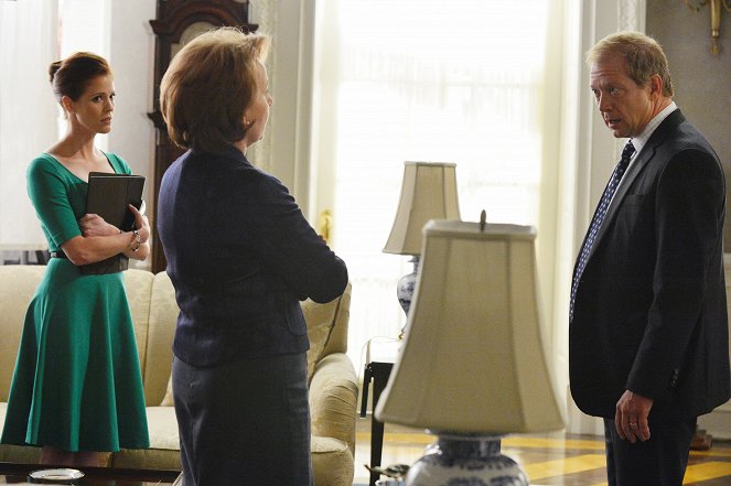 Scandal - Season 3 - It's Handled - Photos - Erin Chambers, Jeff Perry