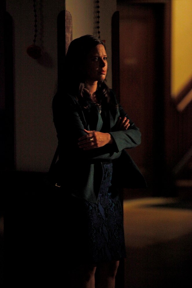 Scandal - Say Hello to My Little Friend - Photos - Katie Lowes