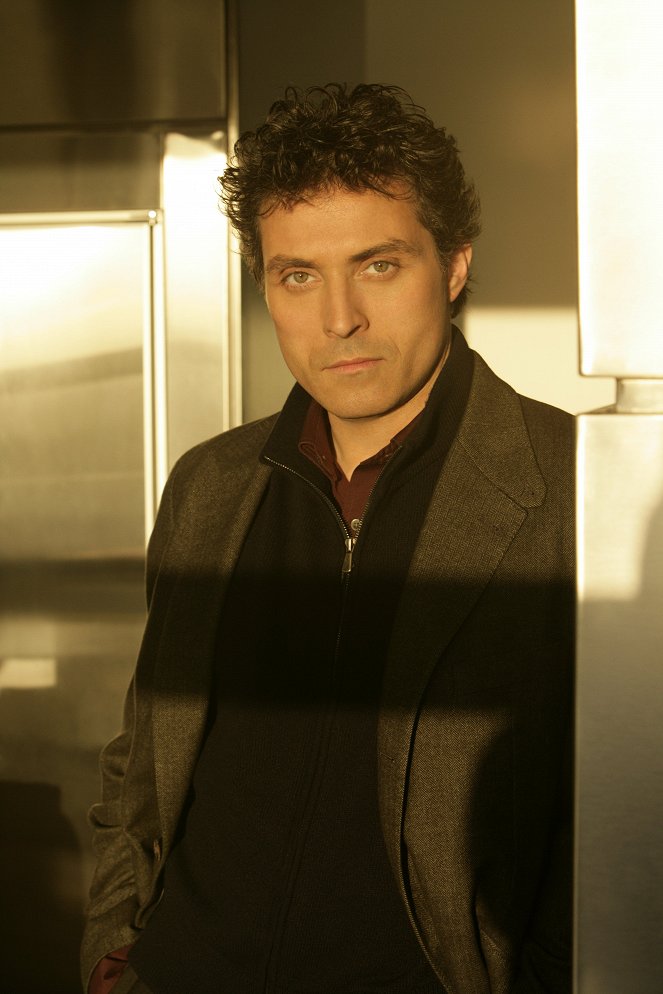 Eleventh Hour - Promoción - Rufus Sewell