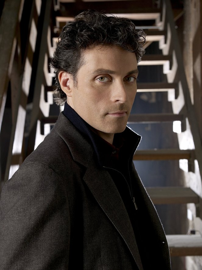 Eleventh Hour - Promoción - Rufus Sewell