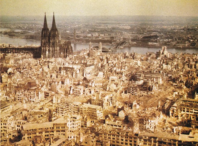 Countdown zum Kriegsende – Die letzten 100 Tage - Durchbruch im Osten - De la película