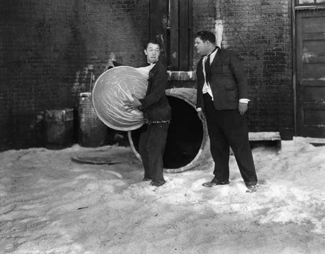Laurel & Hardy: Unterschlagene Noten - Filmfotos
