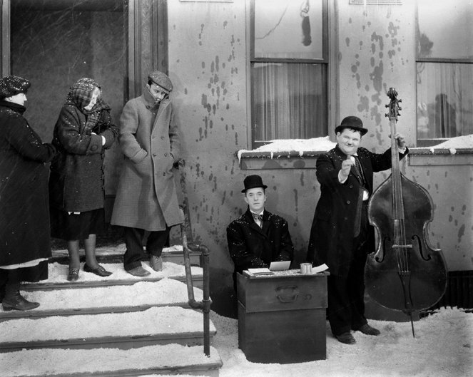 Laurel & Hardy: Unterschlagene Noten - Filmfotos