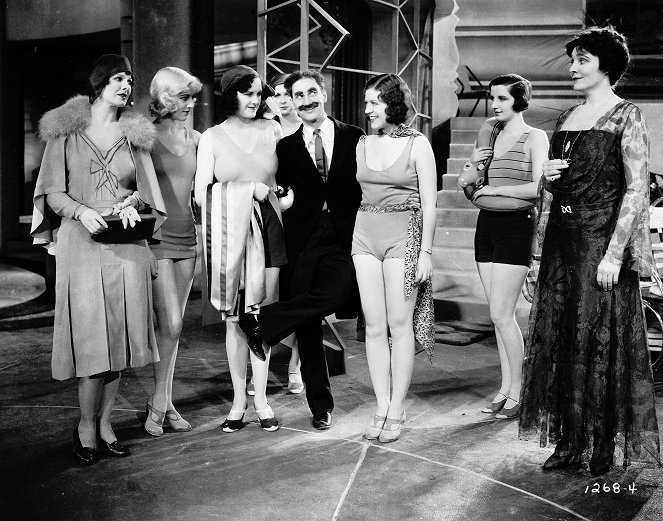 Gyanús dolog - Filmfotók - Groucho Marx, Margaret Dumont