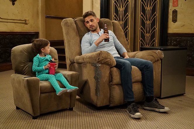Baby Daddy - The Love Seat - Photos