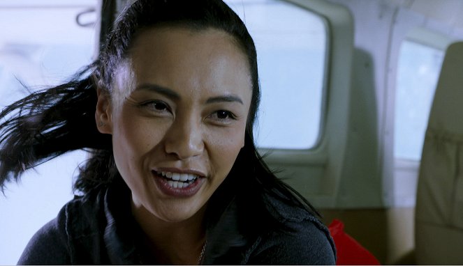 MacGyver - Kid + Plane + Cable + Truck - Photos - Levy Tran