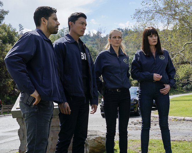 Criminal Minds - Season 15 - Ghost - Photos - Adam Rodriguez, Daniel Henney, A.J. Cook, Paget Brewster