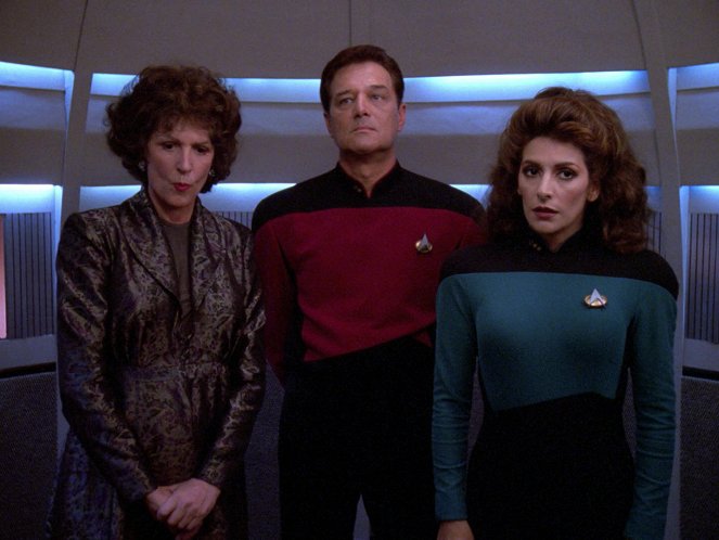 Star Trek: Az új nemzedék - Sötét folt - Filmfotók - Majel Barrett, Marina Sirtis