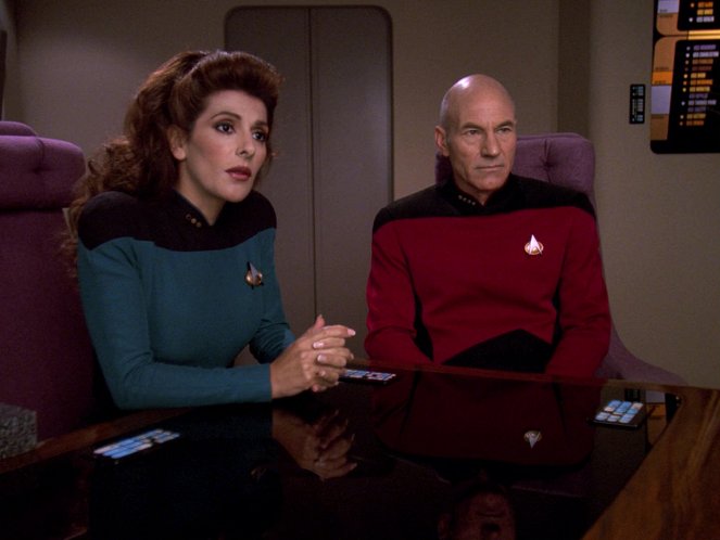 Star Trek: Az új nemzedék - Sötét folt - Filmfotók - Marina Sirtis, Patrick Stewart