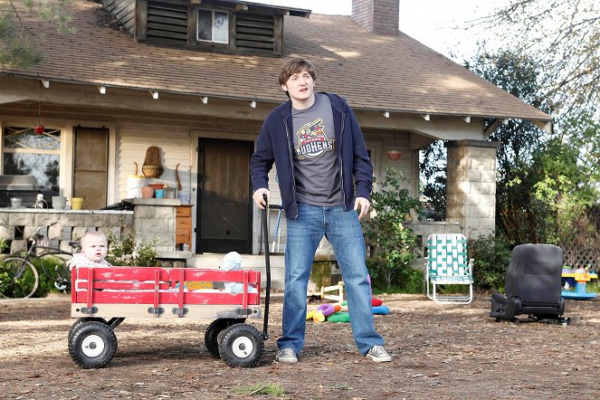 Raising Hope - The Cultish Personality - Photos - Lucas Neff