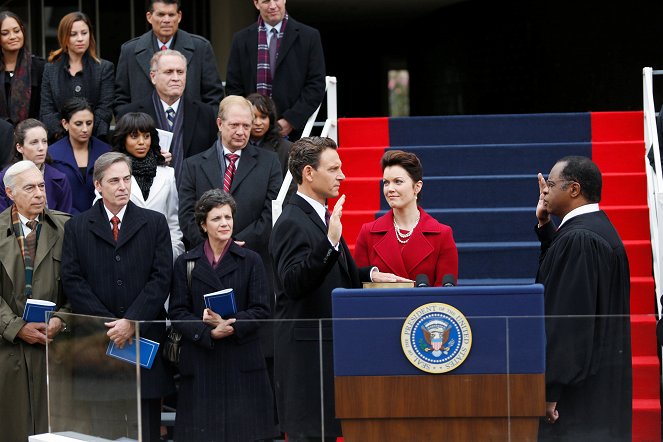 Scandal - Happy Birthday, Mr. President - Photos - Kerry Washington, Jeff Perry, Tony Goldwyn, Bellamy Young