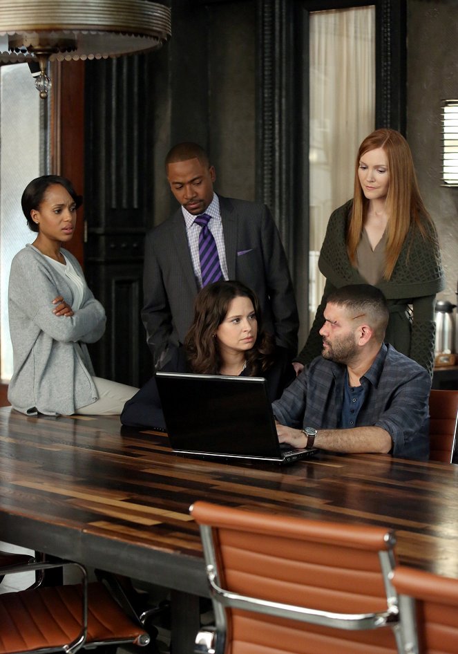 Scandal - Truth or Consequences - De la película - Kerry Washington, Katie Lowes, Darby Stanchfield, Guillermo Díaz