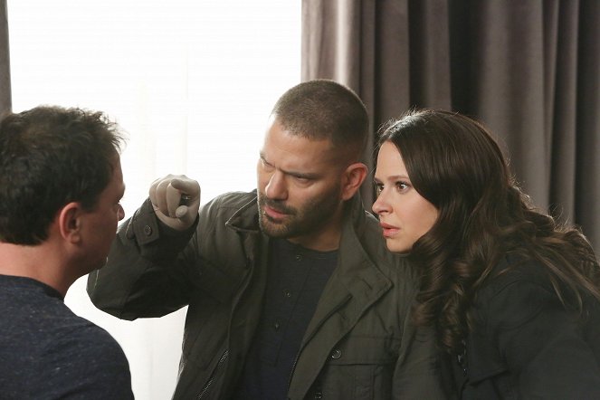Scandal - Whiskey Tango Foxtrot - Photos - Guillermo Díaz, Katie Lowes