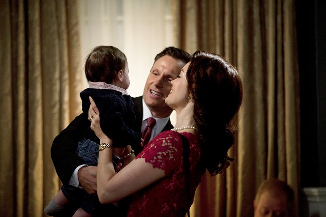 Scandal - Top of the Hour - Photos - Tony Goldwyn, Bellamy Young
